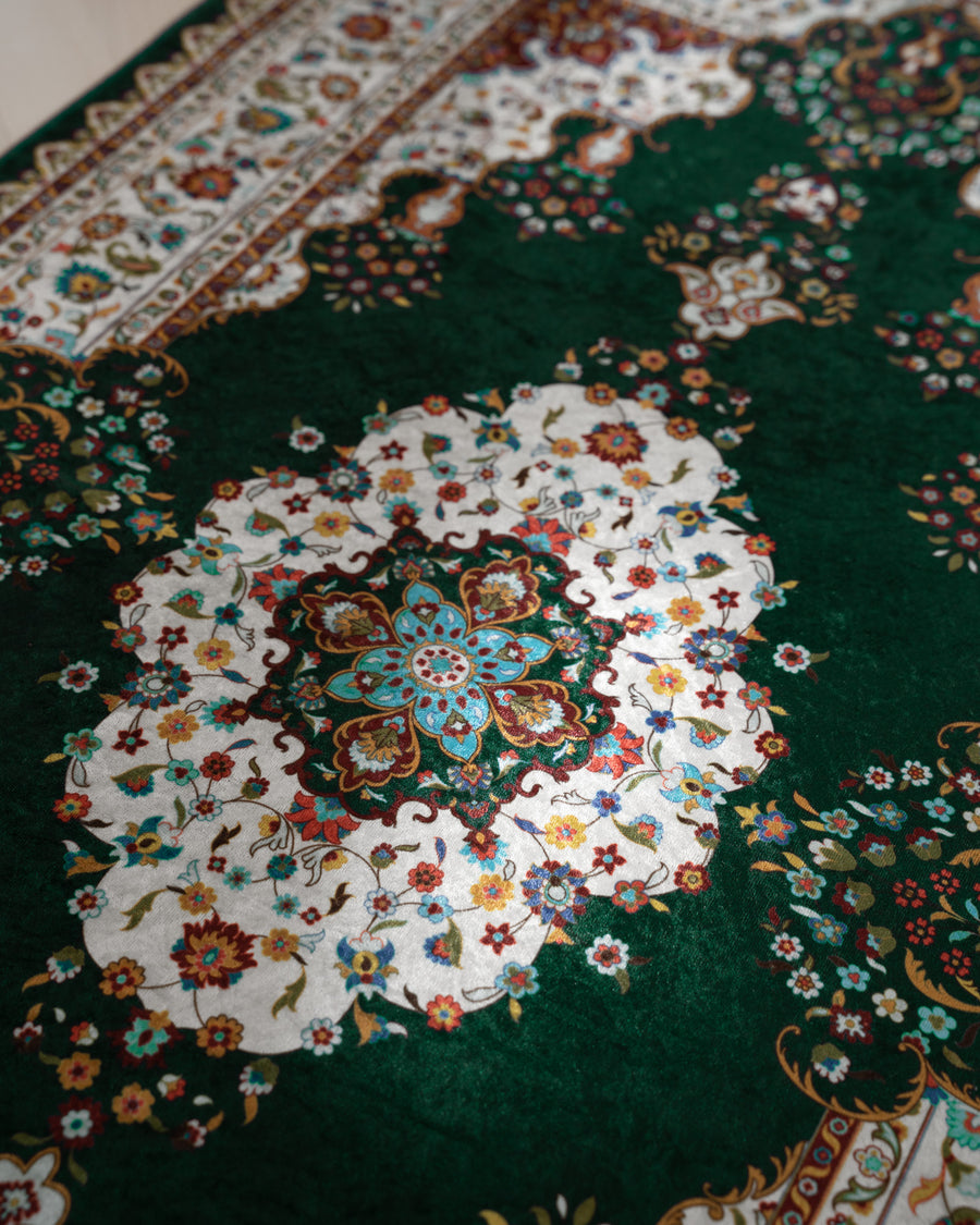Premium Blossom bedetæppe i høj kvalitet fra Seven Sajada med et smukt og detaljeret mønster