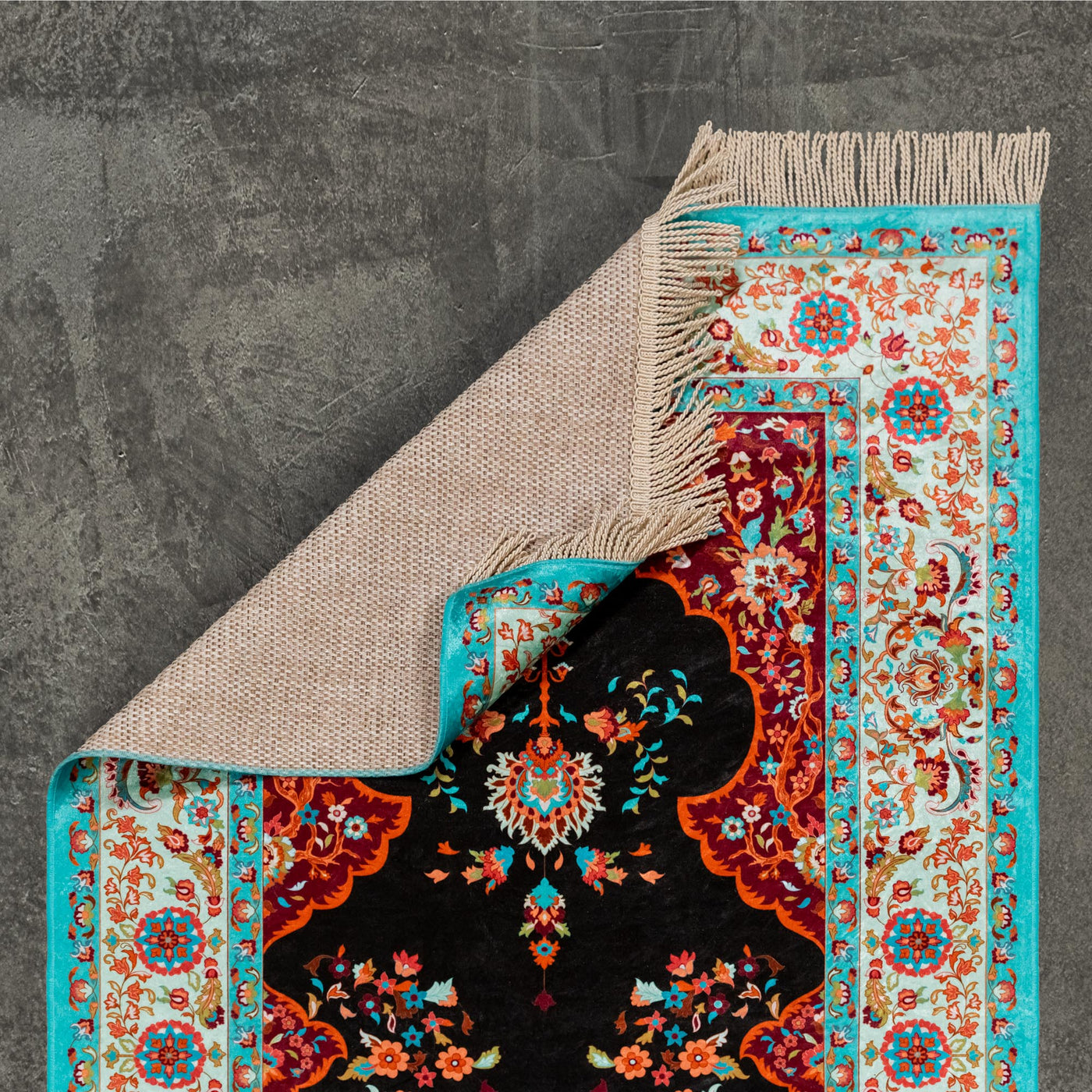 The Premium Aesthetic Prayer Rug has very beautiful detailed flowers looking pattern. The Premium Aesthetic Prayer Rug is available in 2 different colors.