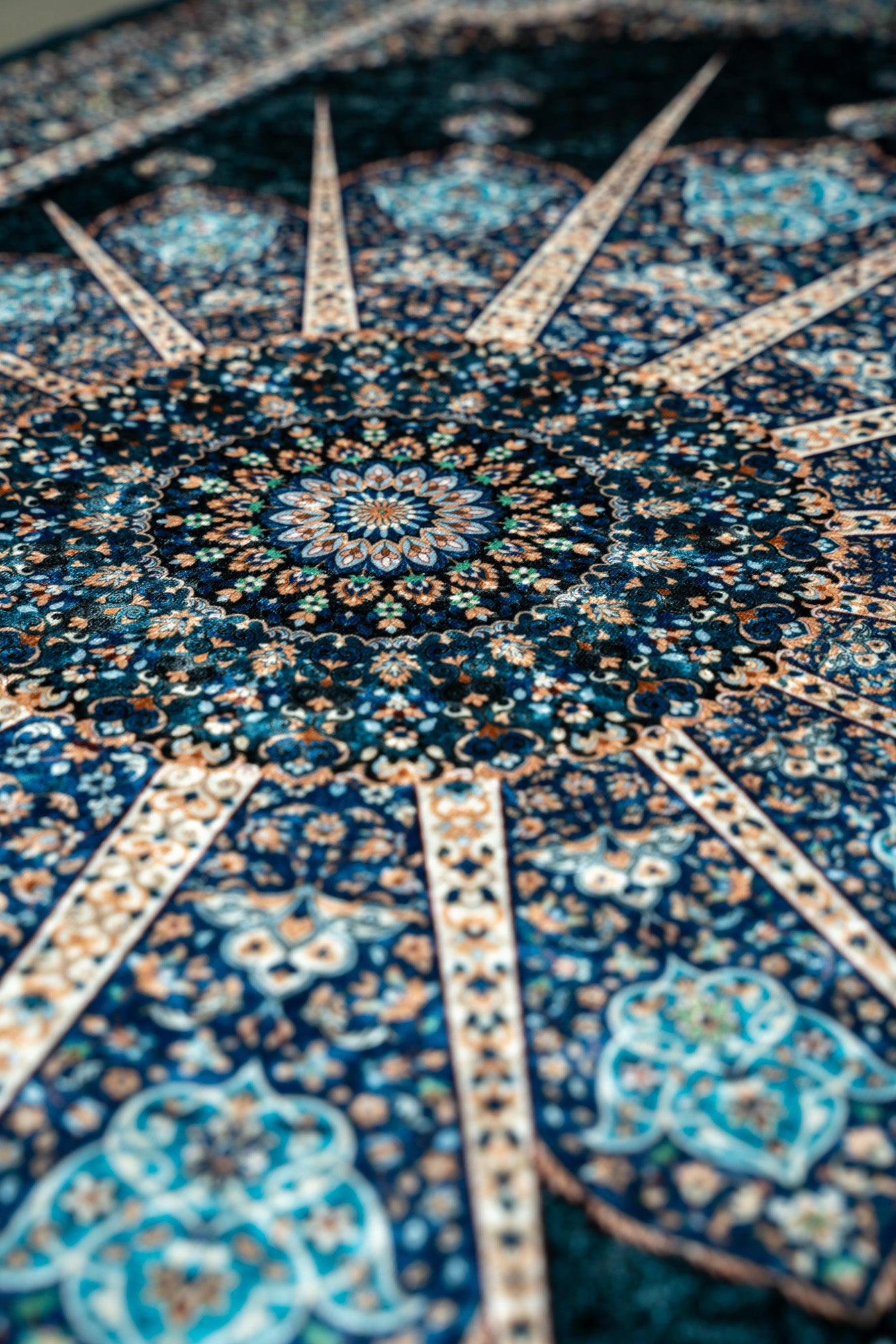 Premium Blue Eye Prayer Rug is a high-end quality Prayer Rug from Seven Sajada. The Premium Blue Eye Prayer Rug has very beautiful detailed pattern.